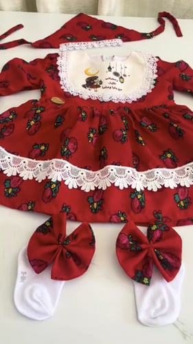 طقم بناتي شالكي بالدانتيل – إطلالة رمضان الناعمة