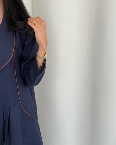 طقم “هيبة” الكحلي من قلادتي – لينن هندي فاخر