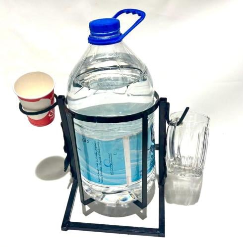A base for a Zamzam water bottle