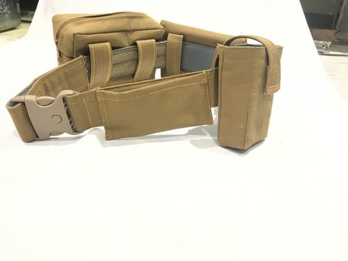 حزام القناص يتكون من محافظ 1-لطلقات السلاح2-الجهاز...