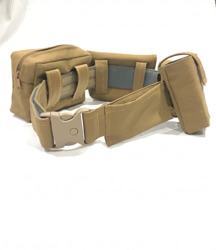 حزام القناص يتكون من محافظ 1-لطلقات السلاح2-الجهاز...