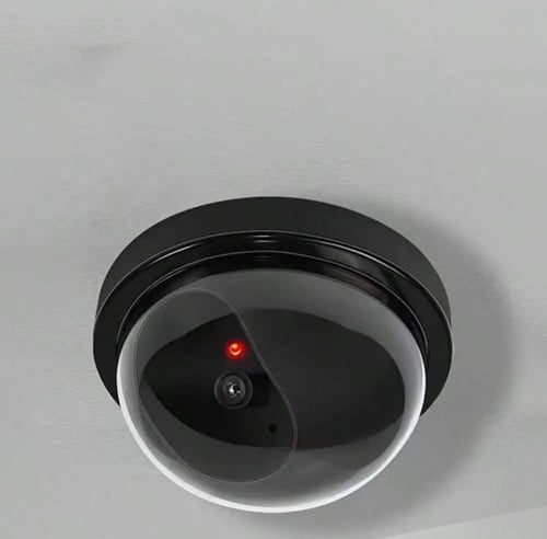 كاميرا وهمية مع حساس استشعار على الطاقة الشمسية