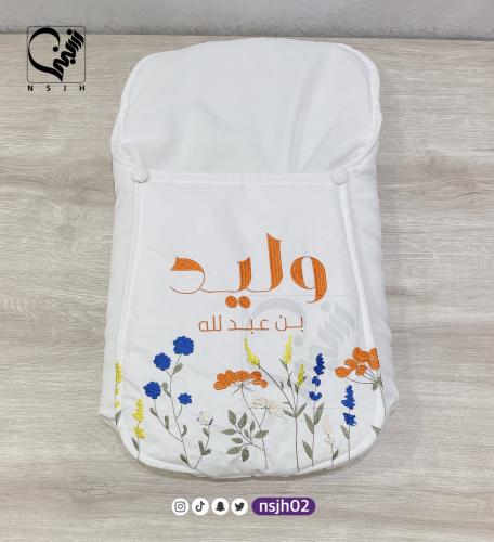 مدس (بيت) مواليد مع تطريز ورود