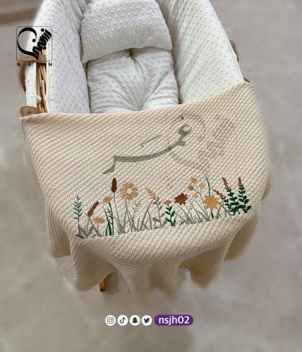 بطانية سرير مواليد شامل تطريز اسم و ورود