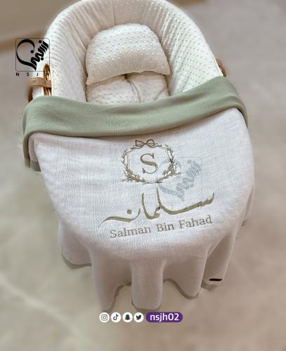 بطانية مواليد عشبي مع التطريز