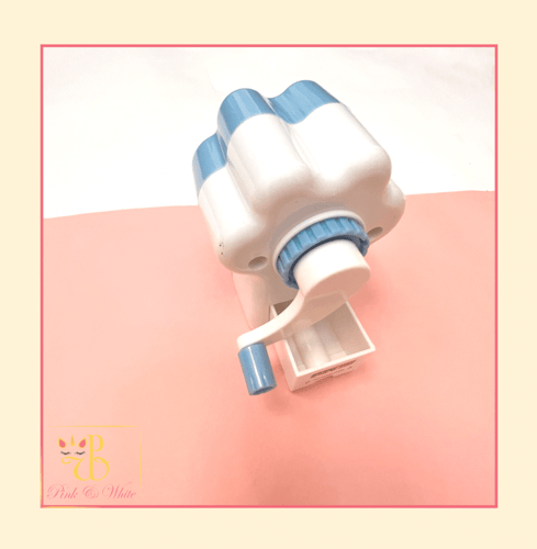 مبراة شكل يد القطة