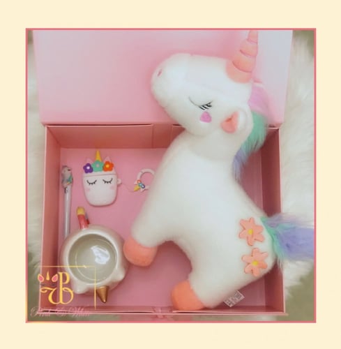 بوكس اليونيكورن الأبيض The White Unicorn Box