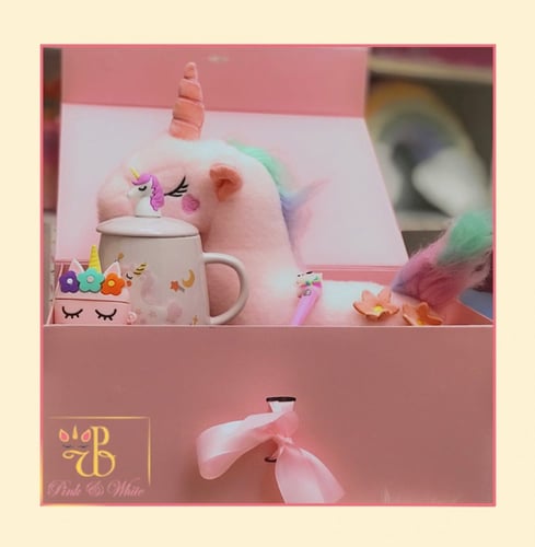 بوكس اليونيكورن الوردي The Pink Unicorn Box