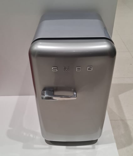 ثلاجه سميج كلاسيكية 132لتر فضي موديل FAB5RSV3GA