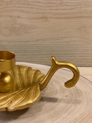 شمعدان ذهبي