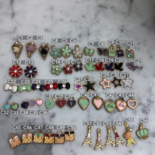 بروش الخرزه الزرقاء يمكن تغيير الفصوص مرفق صوره لل...