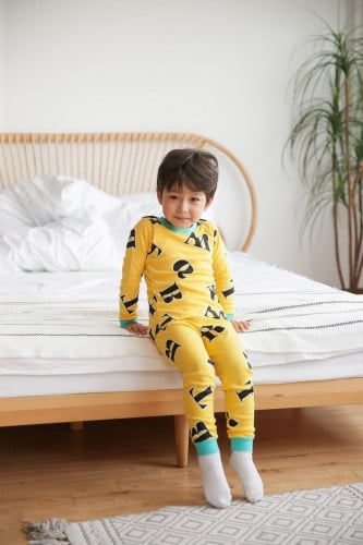 بجامة الابجدية الاصفر