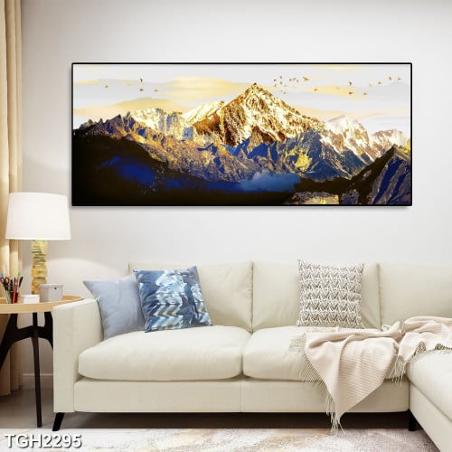 لوحة فن تجريدي جبل من الذهب واللون الأرق