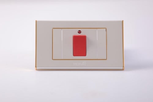 بريزه 2*4 مكيف 45 أمبير متوفر لونين ضمان 25 سنة