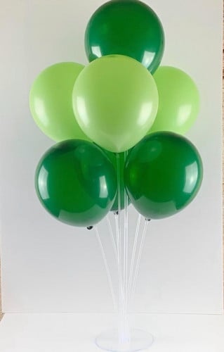 قاعدة للبالونات ( 7 أعمدة ) مع بالونات أخضر فاتح و...