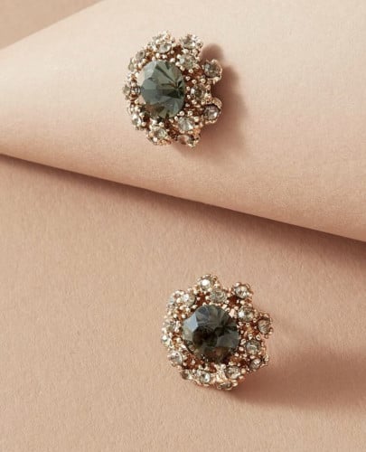 حلق منقوش بحجر