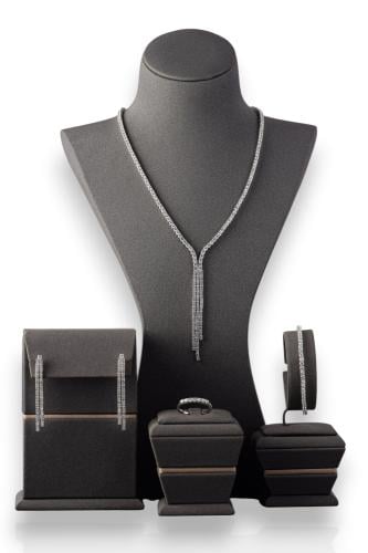 طقم الأناقة المتلألئة من فضة عيار 925