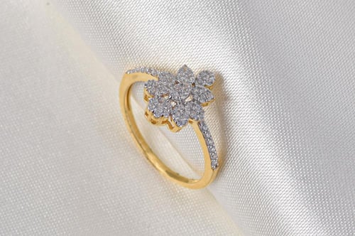 طقم مناسبات فاخر بتصميم الألماس – فضة 925 مطلي بال...