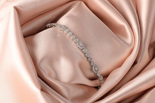 طقم سهرات فاخر من الفضة عيار 925 – أناقة متكاملة ب...