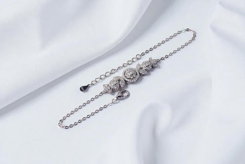 بريق يليق بكِ… طقم نسائي من الفضة 925 مطلي روديوم