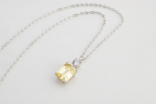 تعليقة نسائية