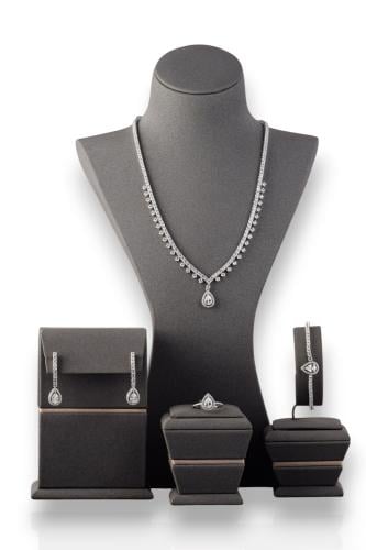 طقم دمعة الأناقة الماسية – فضة عيار 925 بتصميم فاخ...