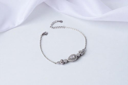 طقم مناسبات ناعم من الفضة 925 – أناقة تكمّل كل إطل...