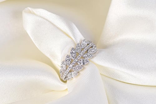 طقم سهرات ملكي من الفضة 925 مطلي روديوم – فخامة تل...