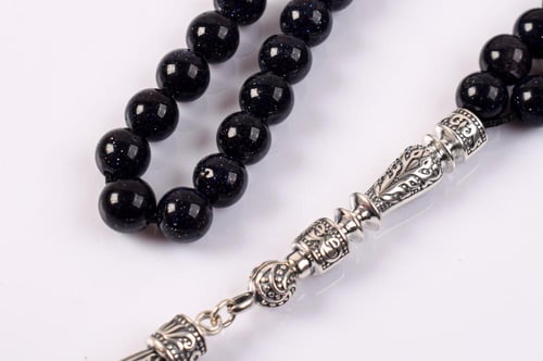 أناقة الروح في سبحة الحجر النجمي والفضة 925