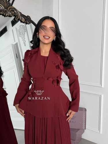 فستان انيق بكسرات و تدخيلة فراشة