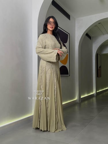 فستان انيق بلمعة و كرستال