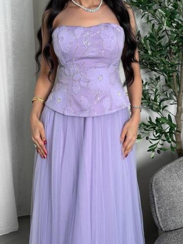 فستان بقصة ورد تل و بكسرات