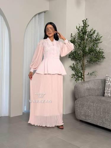 فستان بطبقتين بتدخيلة لول من الصدر