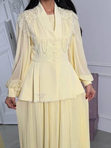 فستان بطبقتين بتدخيلة لول من الصدر