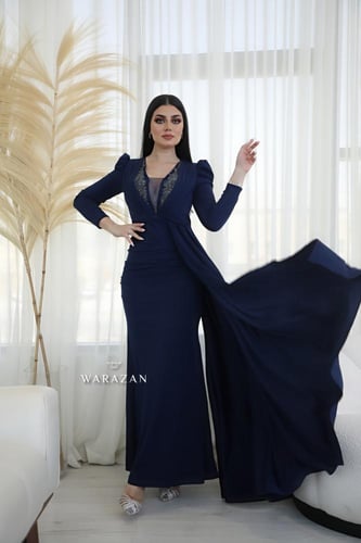 فستان سهرة ماسك بتطريز من الصدر