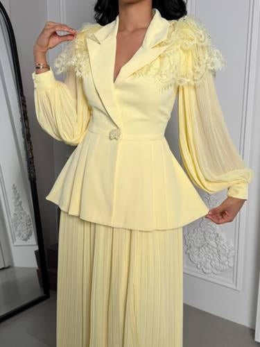 فستان بقصة اكمام و كسرات