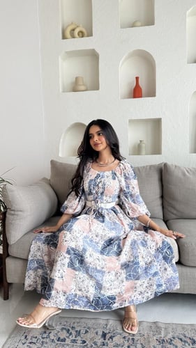 فستان مشجر ميدي للعيد بأكمام طويلة وحزام