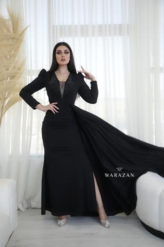 فستان سهرة ماسك بتطريز من الصدر