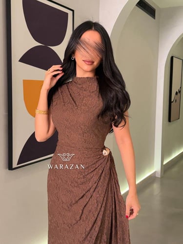 فستان دانتيل بقصة من الخصر