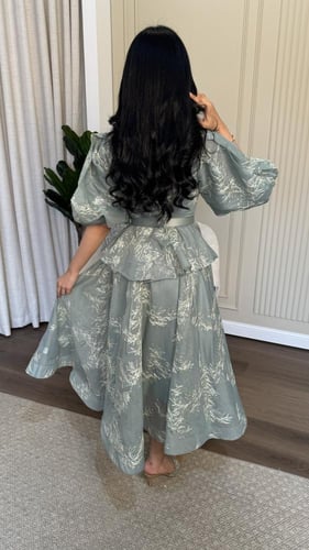 فستان ميد راقي وانيق