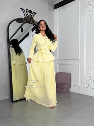 فستان انيق بكسرات و تدخيلة فراشة