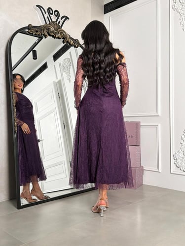 فستان ميد بقصة من الصدر