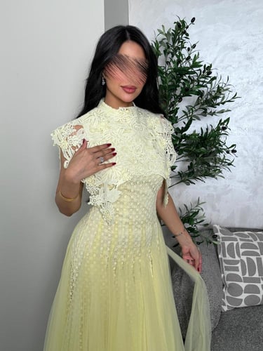 فستان ملكي ميد بدانتيل و بتفاصيل من الصدر