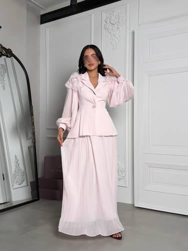 فستان بقصة اكمام و كسرات