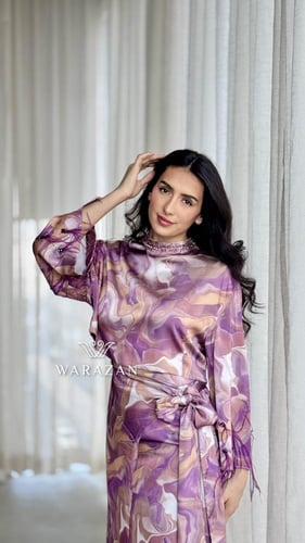 طقم انيق بكرستال من الرقبه