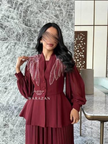 فستان بطبقتين بتدخيلة لول من الصدر