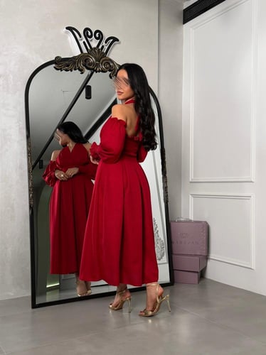 فستان ناعم بقصة من الرقبه