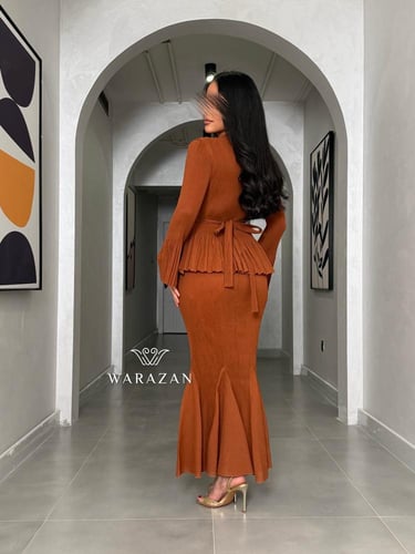 فستان ماسك بحزام من الخصر