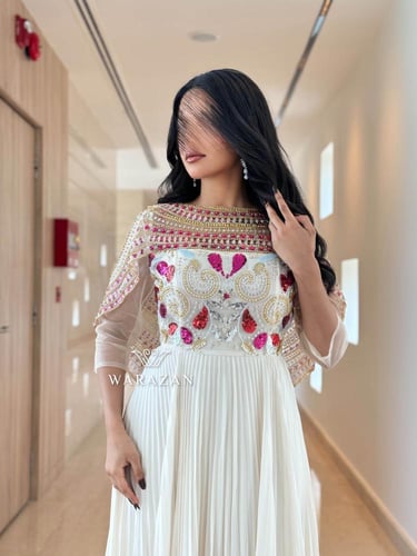 فستان انيق بكسرات وبترتر