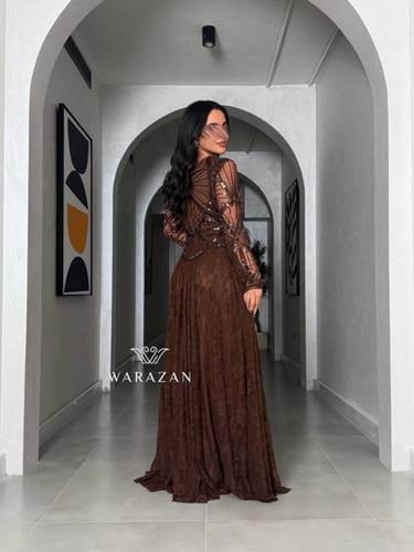 فستان دانتيل ملكي و بتطريز شك يدوي